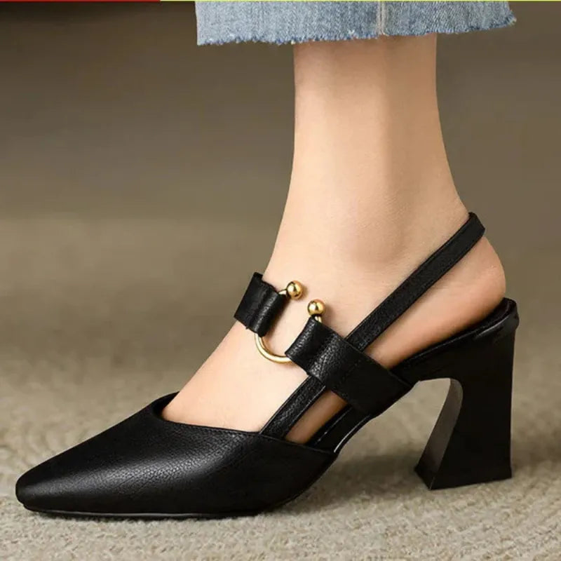 https://cdn.shopify.com/s/files/1/0905/8245/0519/files/Divina02.jpg?v=1746106206