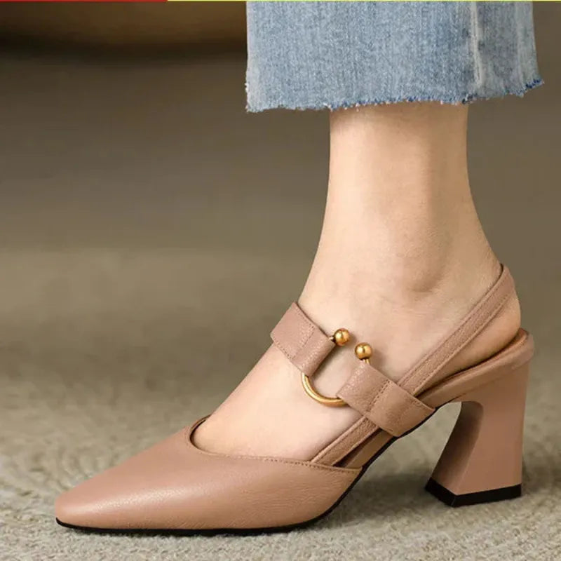 https://cdn.shopify.com/s/files/1/0905/8245/0519/files/Divina06.jpg?v=1746106206