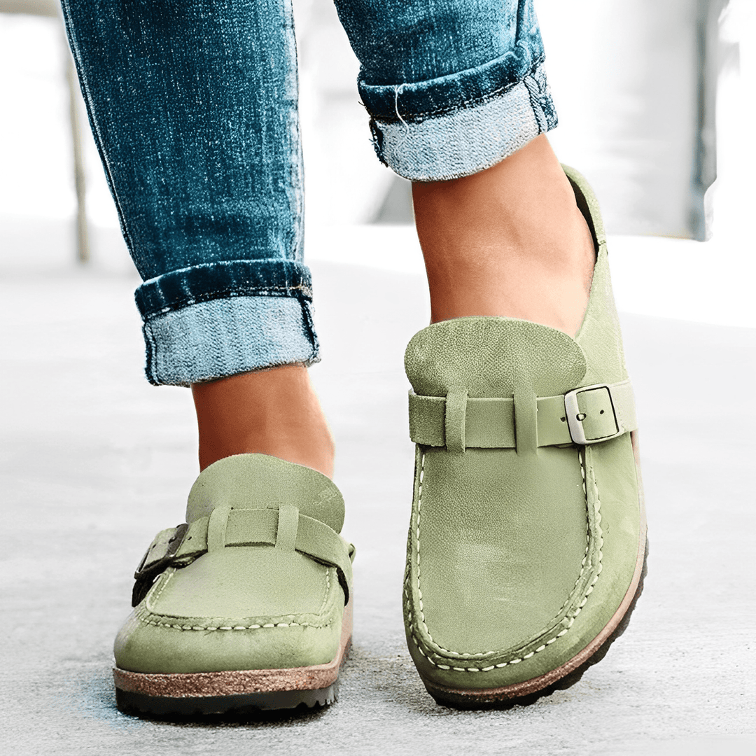 https://cdn.shopify.com/s/files/1/0792/9207/2269/files/brynn-orthopedic-mules-jn239046-jn239046-995982.png?v=1744289659