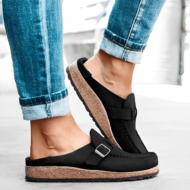 https://cdn.shopify.com/s/files/1/0792/9207/2269/files/brynn-orthopedic-mules-jn239049-jn239049-645767.png?v=1744289660