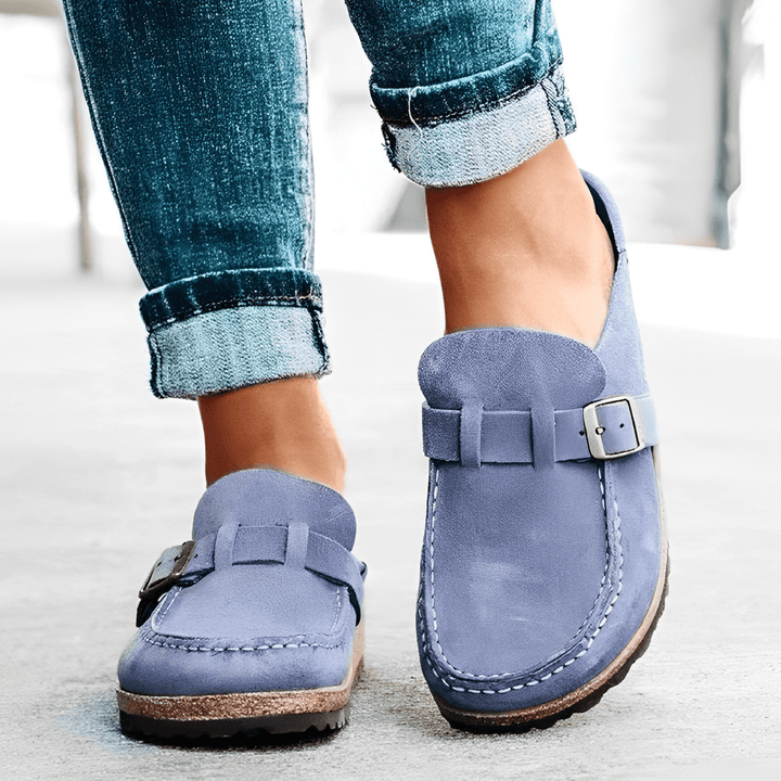 https://cdn.shopify.com/s/files/1/0792/9207/2269/files/brynn-orthopedic-mules-jn239061-jn239061-143116.png?v=1744289660